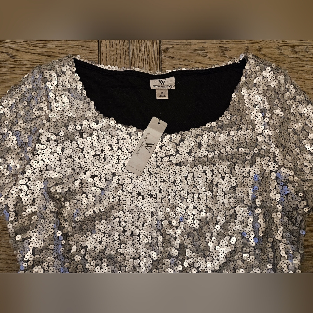 Worthington NEW Silver Sequins Top - Picture 2 of 11